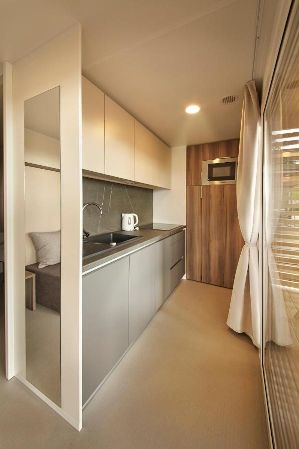 Premium Mobile Homes - Hotel & Resort Adria Ankaran Dış mekan fotoğraf